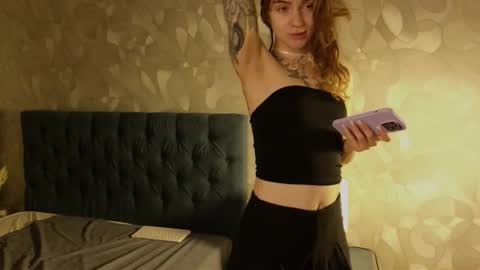 Snapshot of top_magical_girls chatting on October 2025 09:37:01 PM Alice and Sandra online show from October 2025 09:37:01 PM