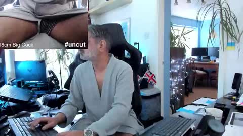 topalphaboss online show from November 2025 11:23:02 AM