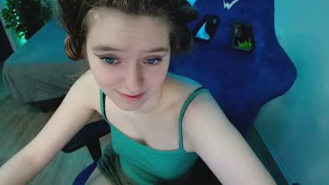 Snapshot of topcranberry chatting on June 2026 01:01:01 PM topcranberry online show from June 2026 01:01:01 PM