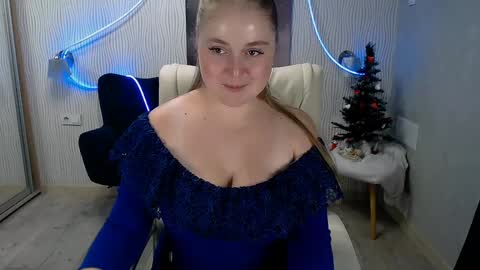 Snapshot of tori_blond chatting on December 2024 03:36:01 PM tori_blond online show from December 2024 03:36:01 PM