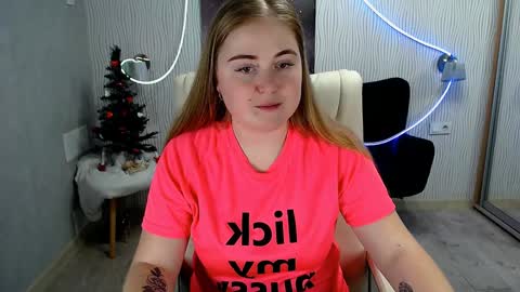 Snapshot of tori_blond chatting on December 2024 11:04:01 AM tori_blond online show from December 2024 11:04:01 AM