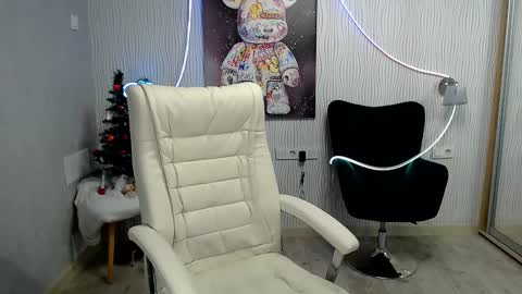 Snapshot of tori_blond chatting on December 2024 07:35:01 AM tori_blond online show from December 2024 07:35:01 AM