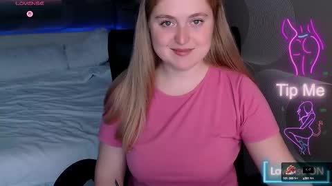 Snapshot of tori_blond chatting on September 2025 06:29:02 AM tori_blond online show from September 2025 06:29:02 AM