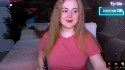 Snapshot of tori_blond chatting on November 2025 07:41:02 AM tori_blond online show from November 2025 07:41:02 AM