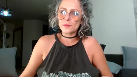 Snapshot of totypink chatting on December 2024 07:00:01 PM TotyPink online show from December 2024 07:00:01 PM