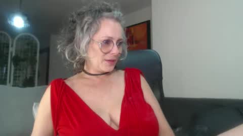 Snapshot of totypink chatting on February 2025 04:25:01 PM TotyPink online show from February 2025 04:25:01 PM