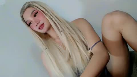 Snapshot of touch_my_body1 chatting on May 2026 12:57:01 PM iloveyou AZ online show from May 2026 12:57:01 PM