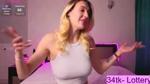 Snapshot of toxicdollkiss chatting on June 2026 09:39:02 PM ToxicDollKiss online show from June 2026 09:39:02 PM