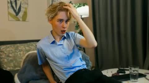 Snapshot of toxicpassion chatting on November 2025 01:00:01 PM Max online show from November 2025 01:00:01 PM