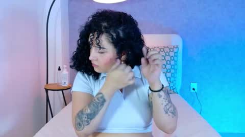 tracielowe_w online show from November 2025 03:20:02 AM
