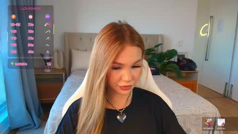 Snapshot of tracy_tay1or chatting on May 2026 07:08:01 PM Tracy GMT2 Mon 3 AM - 4 PM Tue 3 AM - 4 PM Wed 3 AM - 4 PM Thur 3 AM - 4 PM Fri 3 AM - 4 PM online show from May 2026 07:08:01 PM