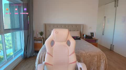 Snapshot of tracy_tay1or chatting on June 2026 11:00:01 AM Tracy GMT2 Mon 3 AM - 4 PM Tue 3 AM - 4 PM Wed 3 AM - 4 PM Thur 3 AM - 4 PM Fri 3 AM - 4 PM online show from June 2026 11:00:01 AM