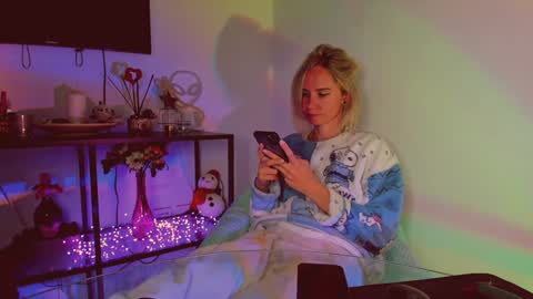 Hey my name is Kiri Kiri online show from February 2025 12:28:01 AM