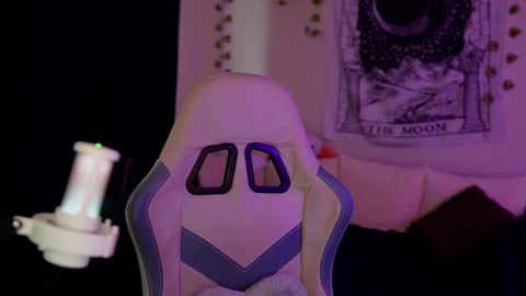 Snapshot of traharaaa chatting on September 2025 09:31:02 AM Ariana and Erik online show from September 2025 09:31:02 AM