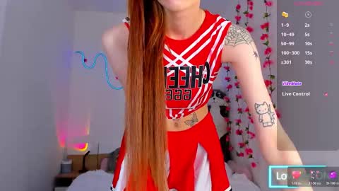 Snapshot of traharaaa chatting on October 2025 10:44:01 AM Ariana and Erik online show from October 2025 10:44:01 AM