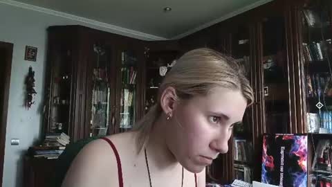 Snapshot of tranhardisty chatting on July 2026 09:15:01 AM Lesly online show from July 2026 09:15:01 AM