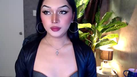 Snapshot of transbadassx chatting on December 2024 01:43:01 AM CLEOPATHRA online show from December 2024 01:43:01 AM