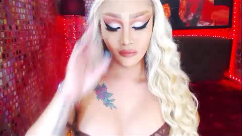 Snapshot of transplayfullolivia chatting on March 2025 03:05:02 PM KYLIE BELLA TS online show from March 2025 03:05:02 PM