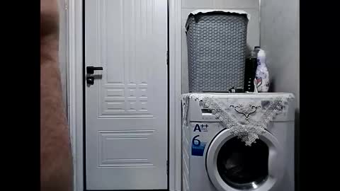 Snapshot of trapper727272 chatting on January 2025 06:33:01 AM Big Head Cock online show from January 2025 06:33:01 AM