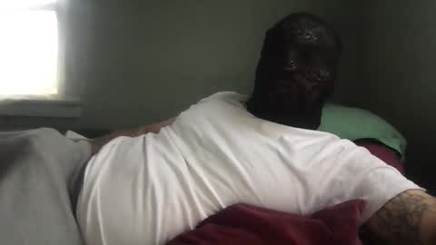 Snapshot of trapzaddy212 chatting on February 2025 08:10:01 PM trapzaddy212 online show from February 2025 08:10:01 PM