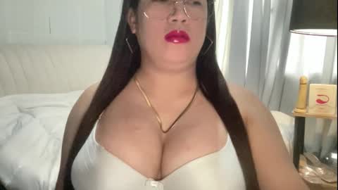 travelergirl online show from October 2025 01:50:01 AM