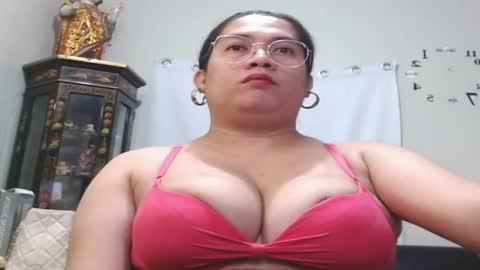 travelergirl online show from July 2026 10:45:01 PM