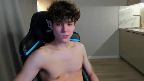 travisrivas online show from October 2025 03:46:02 PM