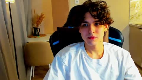 travisrivas online show from April 2026 04:27:01 PM