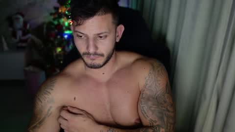 TRAVISS HOLDEN online show from December 2024 04:31:02 AM