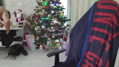 TRAVISS HOLDEN online show from December 2024 08:28:02 AM