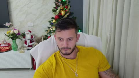 TRAVISS HOLDEN online show from December 2024 05:04:02 AM