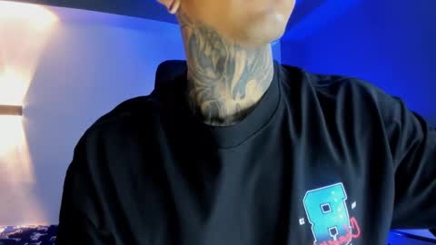 TRAV - INDEPENDENT MODEL online show from November 2025 02:33:01 AM