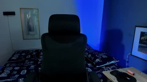 TRAV - INDEPENDENT MODEL online show from November 2025 11:54:01 AM