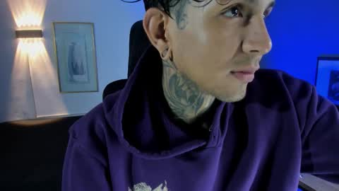 TRAV - INDEPENDENT MODEL online show from November 2025 06:49:01 AM