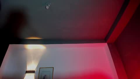 TRAV - INDEPENDENT MODEL online show from December 2025 11:10:01 PM