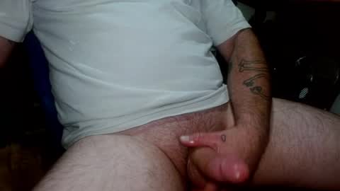 Snapshot of treasured_trash chatting on May 2026 06:04:02 PM Dilly Dally online show from May 2026 06:04:02 PM