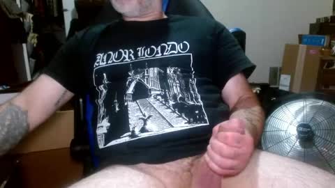 Snapshot of treasured_trash chatting on May 2026 05:43:01 PM Dilly Dally online show from May 2026 05:43:01 PM