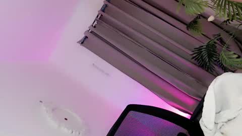 YOUR SLUT online show from December 2025 06:12:01 PM