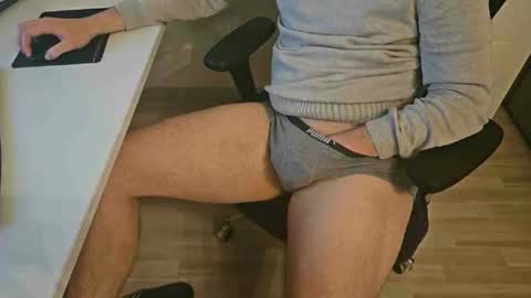 Snapshot of tree1989 chatting on December 2024 11:03:02 PM tree1989 online show from December 2024 11:03:02 PM