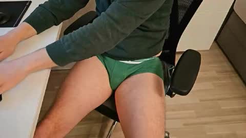 Snapshot of tree1989 chatting on February 2025 06:42:01 PM tree1989 online show from February 2025 06:42:01 PM