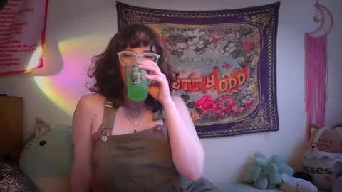 Snapshot of treecups chatting on September 2025 09:03:02 PM treecups online show from September 2025 09:03:02 PM