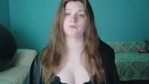TreeJeanne online show from June 2026 07:45:01 PM
