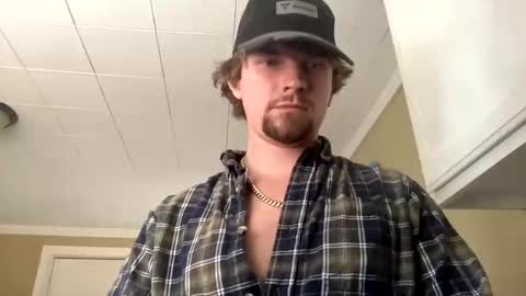 Snapshot of treeman817 chatting on November 2025 06:07:02 PM treeman817 online show from November 2025 06:07:02 PM