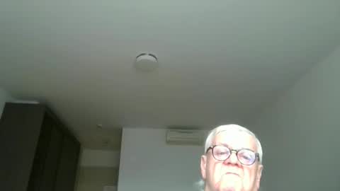 Snapshot of trekbeestje1 chatting on December 2025 01:20:02 PM trekbeestje online show from December 2025 01:20:02 PM