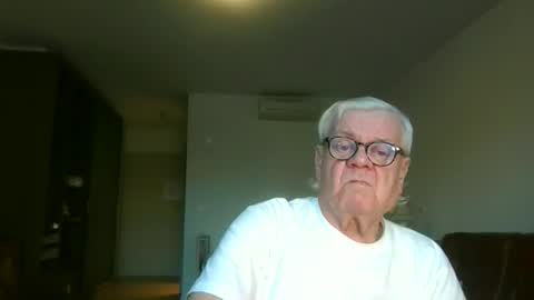 Snapshot of trekbeestje1 chatting on December 2025 07:58:02 AM trekbeestje online show from December 2025 07:58:02 AM