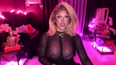 Snapshot of tremendouscockdestroyer chatting on October 2025 03:40:02 AM Jade online show from October 2025 03:40:02 AM