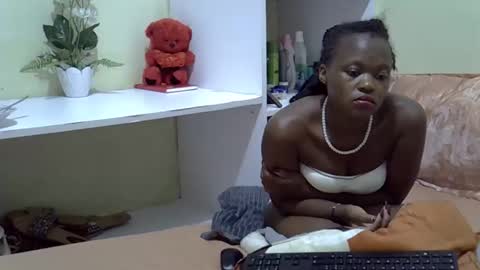 Snapshot of trendybooty chatting on November 2025 10:31:02 PM tendybooty online show from November 2025 10:31:02 PM