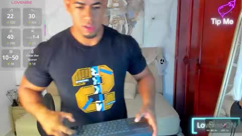 Snapshot of trevor_vinc chatting on November 2025 12:40:02 PM trevor online show from November 2025 12:40:02 PM