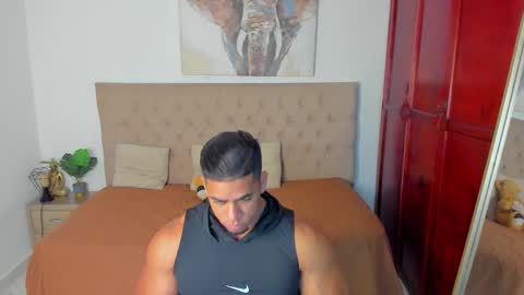 Snapshot of trevor_vinc chatting on November 2025 12:44:02 PM trevor online show from November 2025 12:44:02 PM