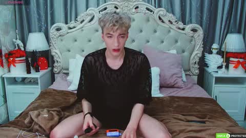 TrevorBenson online show from November 2025 09:35:01 PM